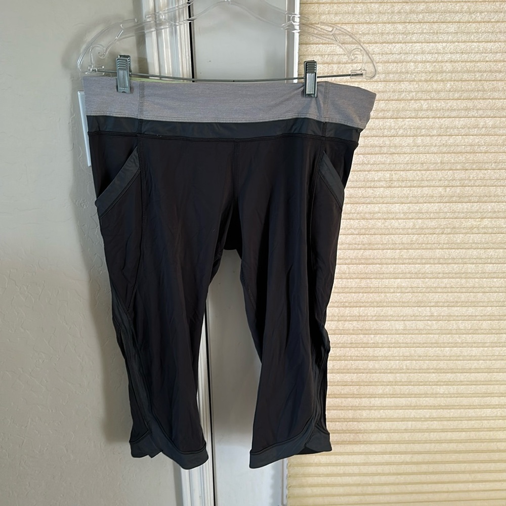 Lululemon Gray Cropped Running Tights Pockets 12